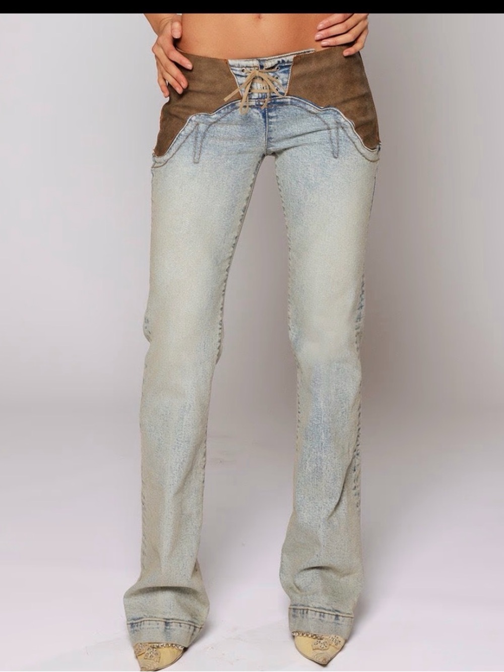 Women’s REVICE headliner Jolene jeans. Flare jeans. Light denim